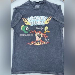 LOONEY TUNES